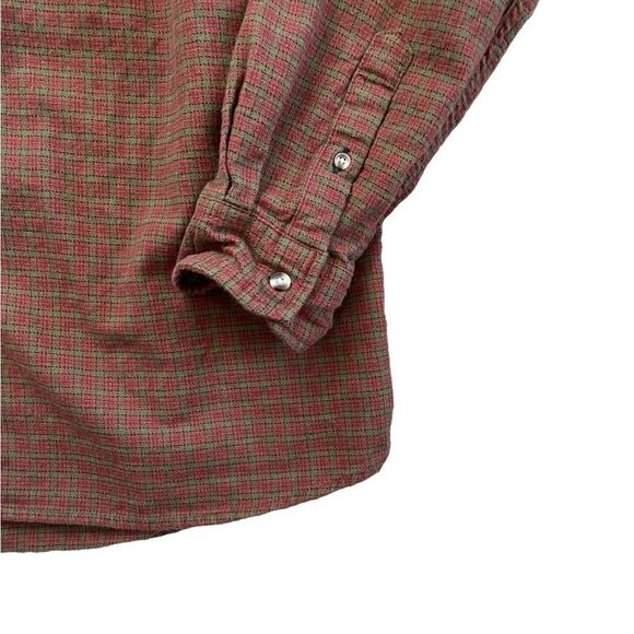 AIGLE Button Down Plaid Flannel Size Large - Picture 4 of 7